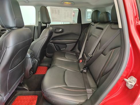 Used 2018 Jeep Compass Limited w/ Navigation Group FWD image 12