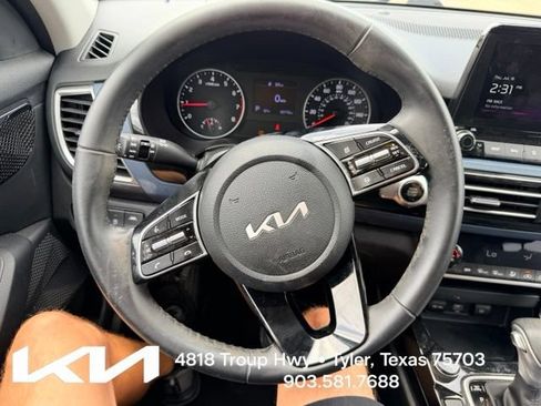 Used 2023 Kia Seltos S w/ Navigation Package FWD image 18