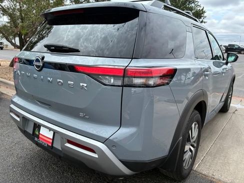 Used 2022 Nissan Pathfinder SL FWD image 7