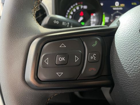 Used 2025 Jeep Wrangler Sport S image 19