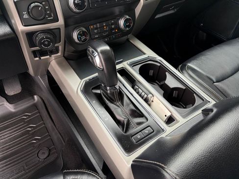 Used 2019 Ford F150 Lariat w/ Equipment Group 502A Luxury AWD/4WD image 28