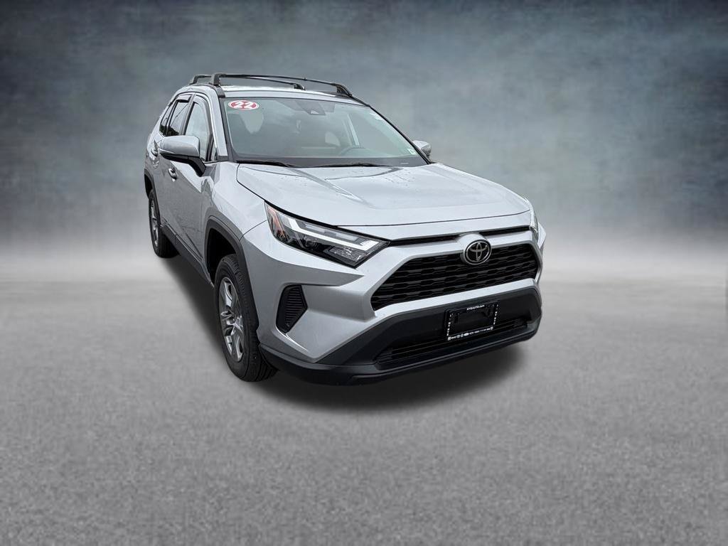 Used 2022 Toyota RAV4 XLE AWD/4WD image 8
