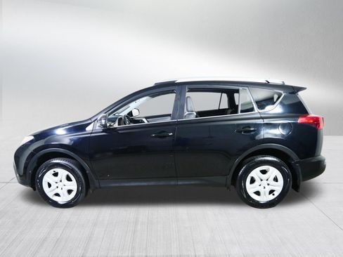 Used 2014 Toyota RAV4 LE AWD/4WD image 4