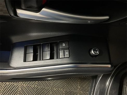 Used 2020 Toyota Highlander Platinum image 19