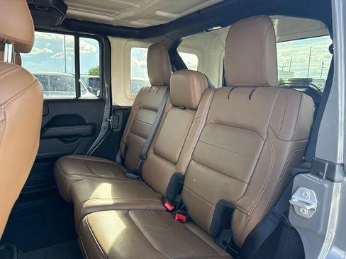 Used 2023 Jeep Wrangler Unlimited Sahara w/ Cold Weather Group AWD/4WD image 20
