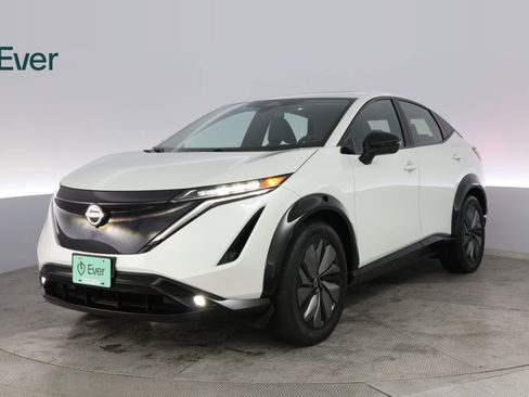 Used 2024 Nissan Ariya AWD image 2