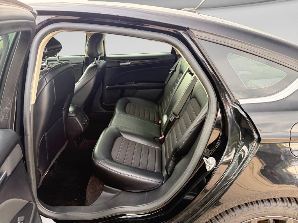 Used 2018 Ford Fusion SE w/ Equipment Group 201A FWD image 33