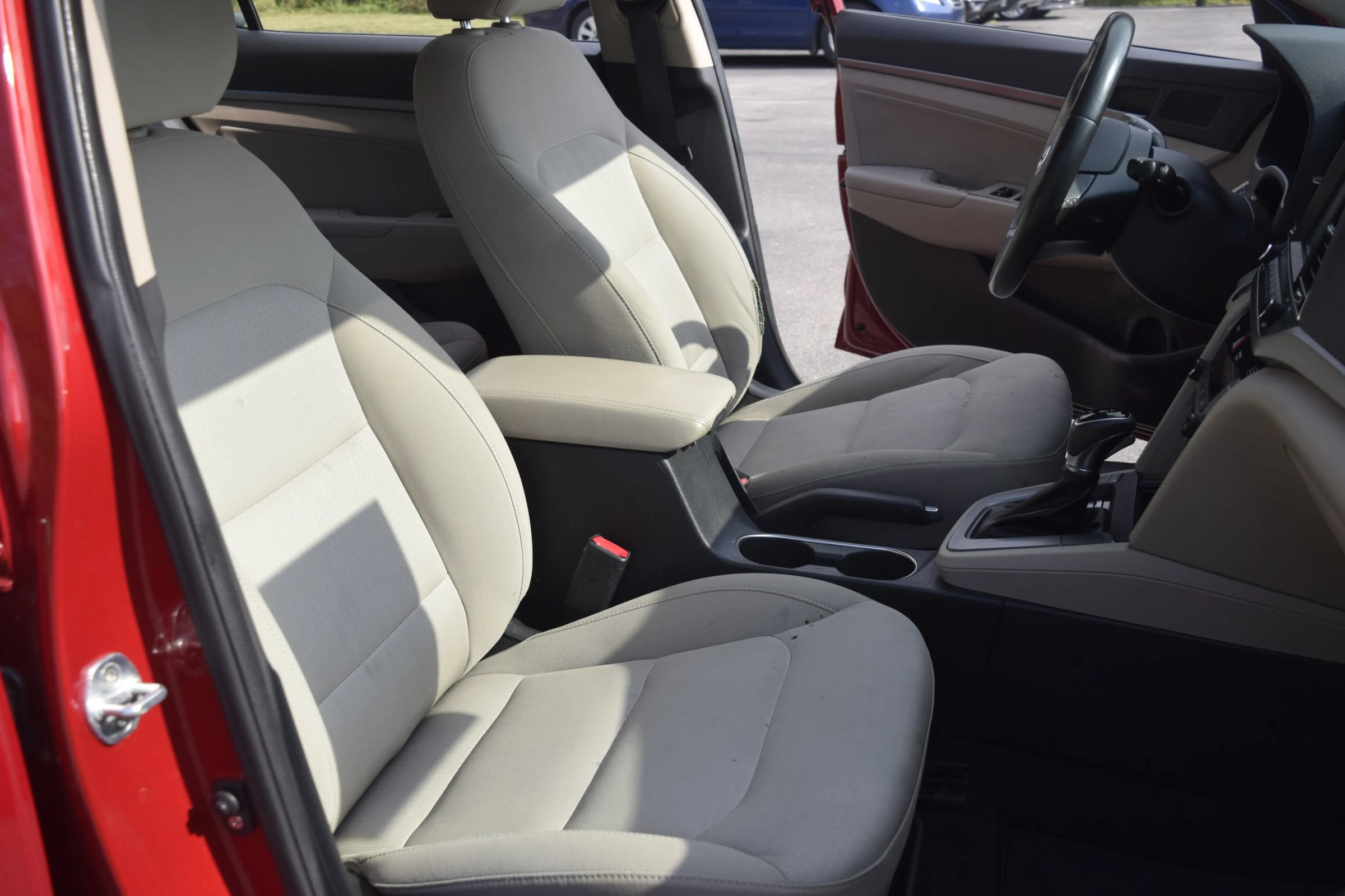 Used 2017 Hyundai Elantra Value Edition FWD image 9