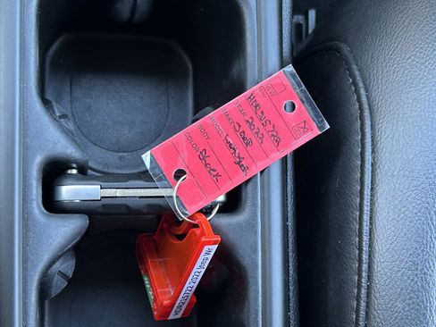 Used 2022 Jeep Wrangler Unlimited Sahara w/ Cold Weather Group image 33