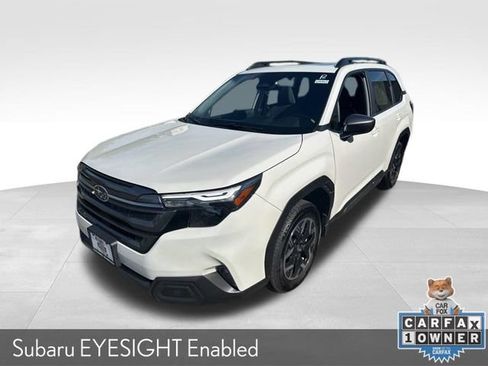 Used 2025 Subaru Forester Premium AWD/4WD image 4