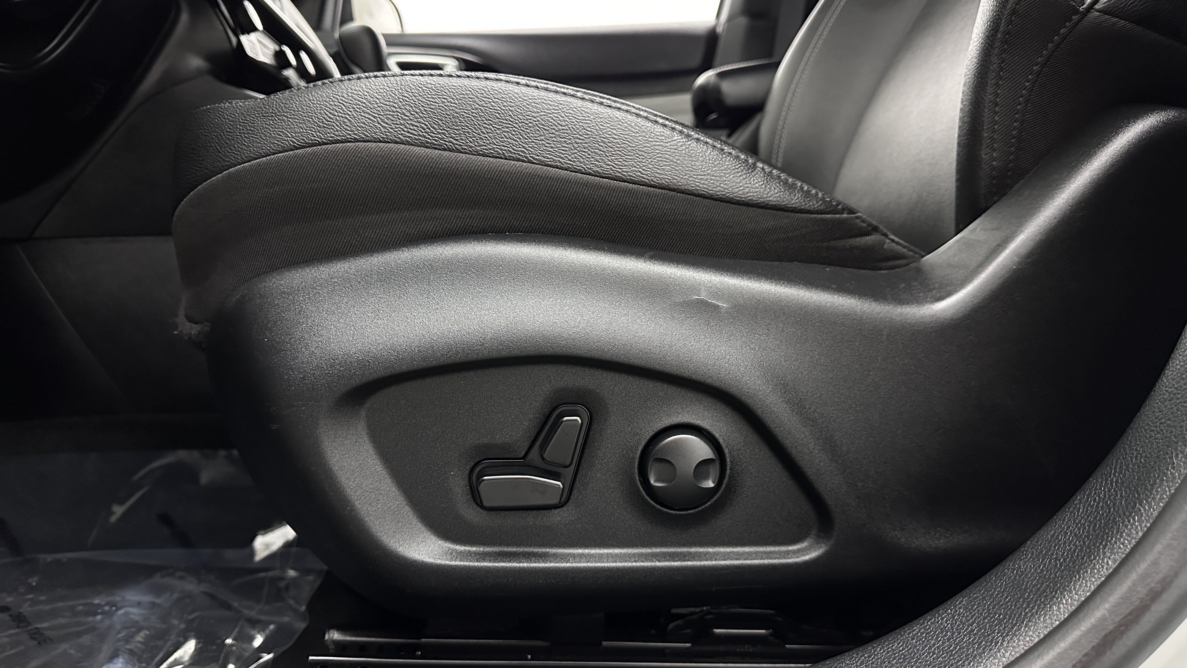 Used 2025 Jeep Compass Limited AWD/4WD image 12