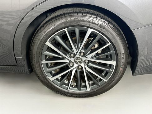 Used 2024 Lexus ES 350 w/ Premium Package image 11