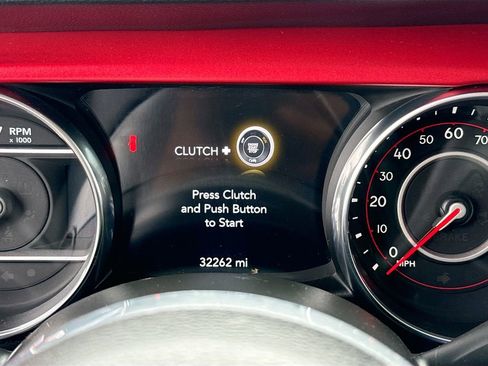 Used 2021 Jeep Wrangler Unlimited Rubicon w/ Cold Weather Group AWD/4WD image 13