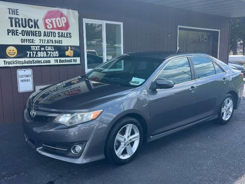 Used 2014 Toyota Camry SE w/ Protection Package image 1