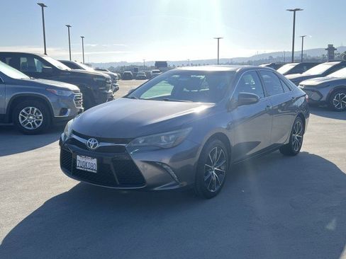 Used 2017 Toyota Camry XSE image 1