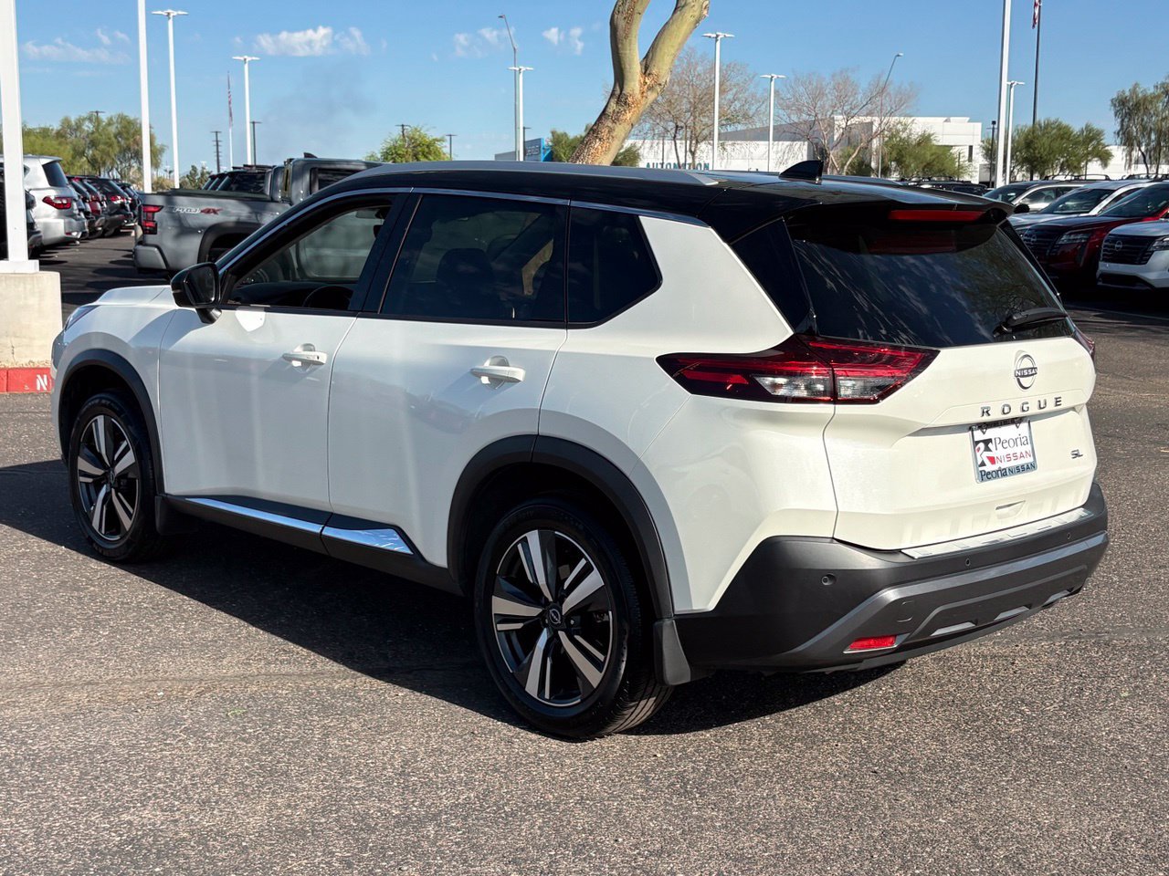 Certified 2023 Nissan Rogue SL FWD image 4