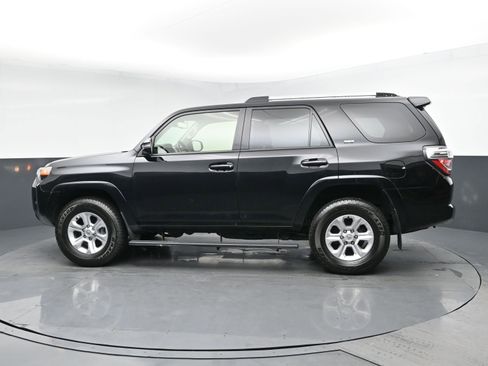 Used 2024 Toyota 4Runner SR5 Premium image 4