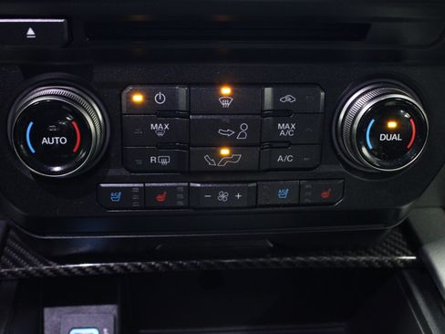 Used 2017 Ford F150 Raptor w/ Equipment Group 802A Luxury image 26