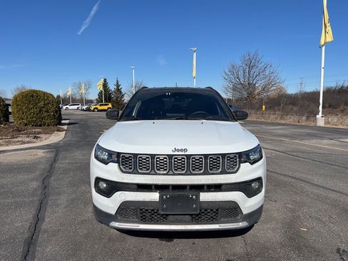 Used 2025 Jeep Compass Limited image 2