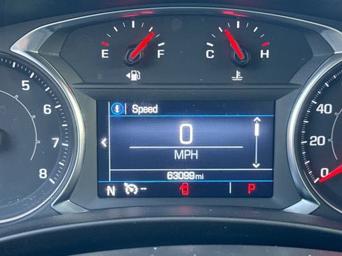 Used 2024 GMC Terrain SLE FWD image 25