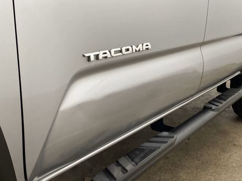 Used 2021 Toyota Tacoma TRD Off-Road image 37