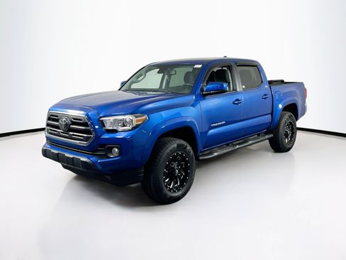Used 2018 Toyota Tacoma SR5 AWD/4WD image 1