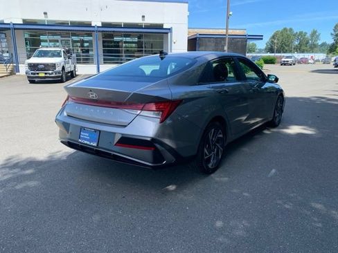 Certified 2024 Hyundai Elantra Limited FWD image 6