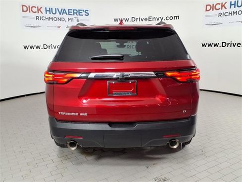 Used 2023 Chevrolet Traverse LT image 5