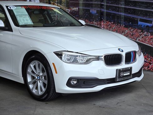 Used 2018 BMW 320i xDrive Sedan image 2