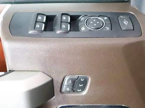 Used 2022 Ford F350 King Ranch w/ King Ranch Ultimate Package AWD/4WD image 32