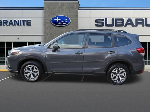 Used 2023 Subaru Forester Premium AWD/4WD image 7