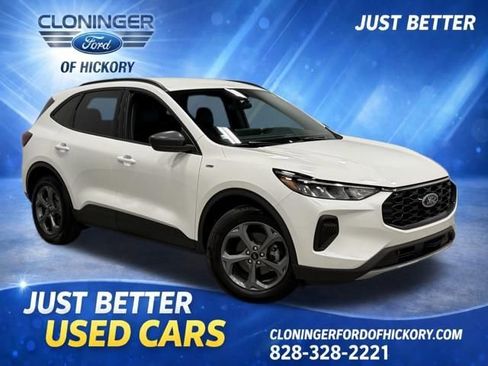 Used 2025 Ford Escape ST-Line w/ Tech Pack #1 FWD image 1
