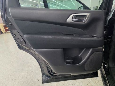 Used 2017 Nissan Pathfinder SV AWD/4WD image 36