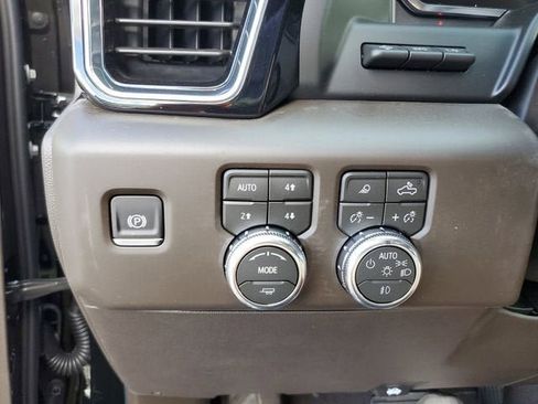 New 2026 GMC Sierra 1500 Denali w/ Denali Reserve Package AWD/4WD image 31
