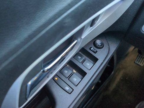 Used 2017 Chevrolet Equinox LS FWD image 18
