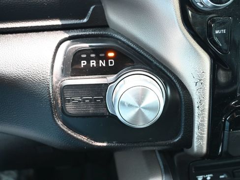 Used 2019 RAM 1500 Laramie RWD image 18