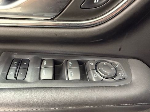 Used 2023 Chevrolet Tahoe Z71 w/ Luxury Package image 15