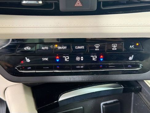 Used 2021 Buick Envision Preferred FWD image 16