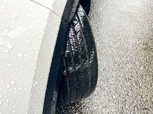 New 2025 Kia Niro EX Touring image 3