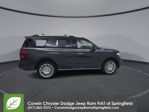 Used 2024 Ford Expedition Limited AWD/4WD image 16