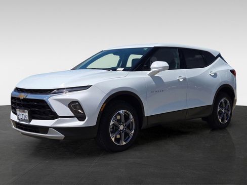 Used 2025 Chevrolet Blazer LT AWD/4WD image 9