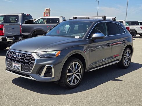 Used 2022 Audi SQ5 Premium Plus w/ Premium Plus Package AWD/4WD image 4