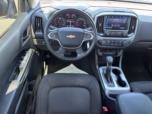 Used 2022 Chevrolet Colorado LT AWD/4WD image 19
