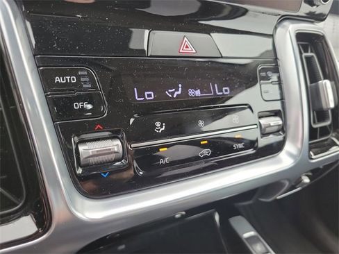 Used 2022 Kia Sorento SX image 21