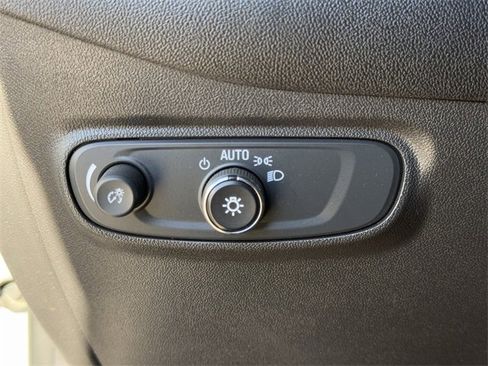 Used 2020 Chevrolet Equinox LT image 24