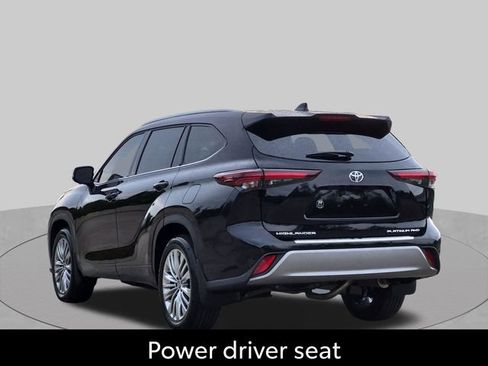 Certified 2026 Toyota Highlander Platinum AWD/4WD image 9
