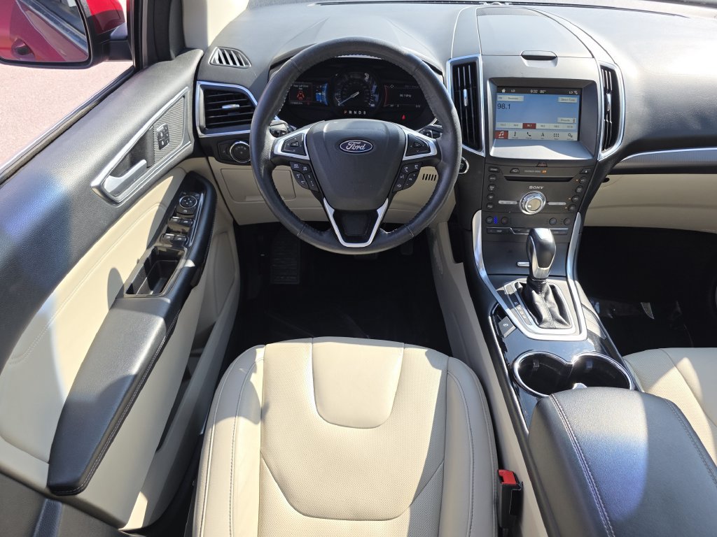 Used 2018 Ford Edge Titanium w/ Equipment Group 302A FWD image 2