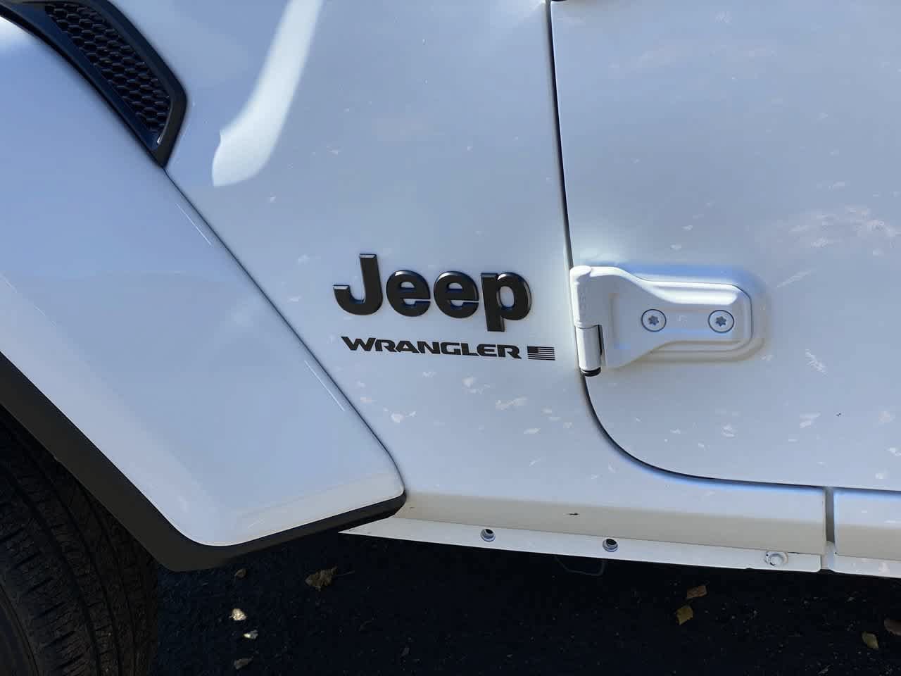Used 2025 Jeep Wrangler Unlimited Sahara AWD/4WD image 10