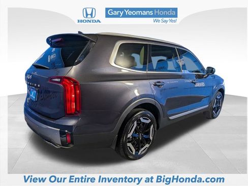 Used 2025 Kia Telluride S FWD image 5