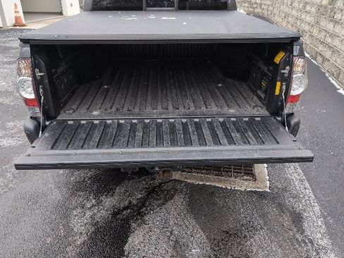 Used 2012 Toyota Tacoma 4x4 Double Cab image 29